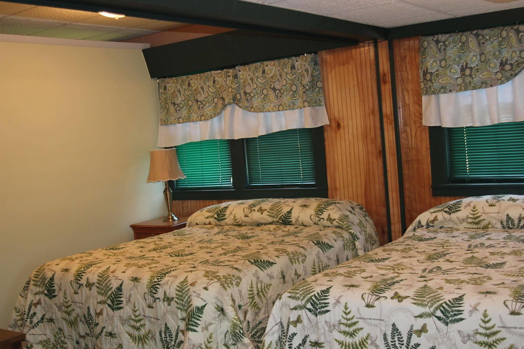 Evergreen Motel Oswego Esterno foto